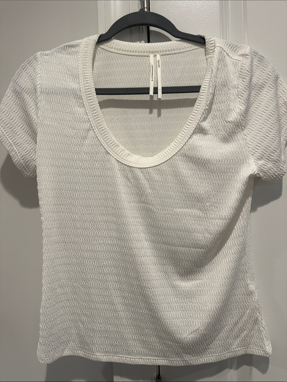 NWOT Anthropologie White Textured Scoop Neck Short Sleeve Tee M